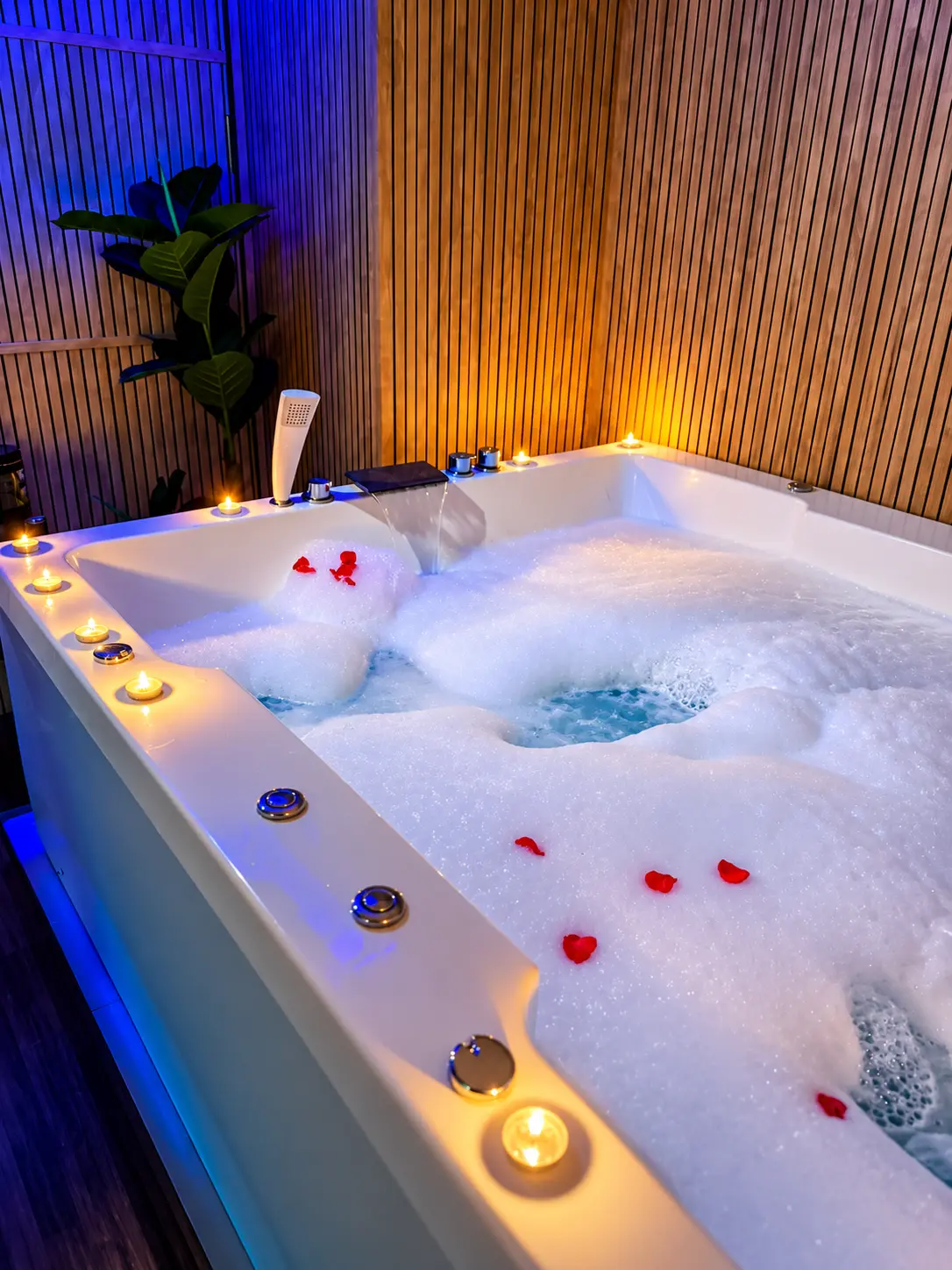 Jacuzzi Bath at Oasis Spa Mulund